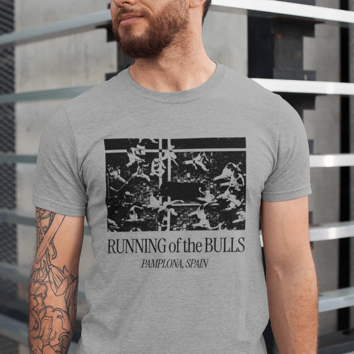 T-Shirt Athletic Heather / XS Running of the Bulls - Pamplona, Spain T-Shirt