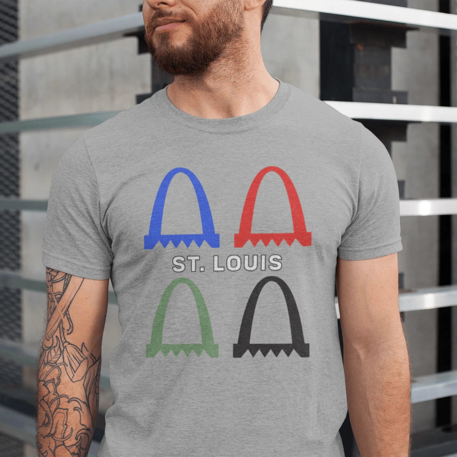 T-Shirt Athletic Heather / XS St. Louis Arch T-Shirt