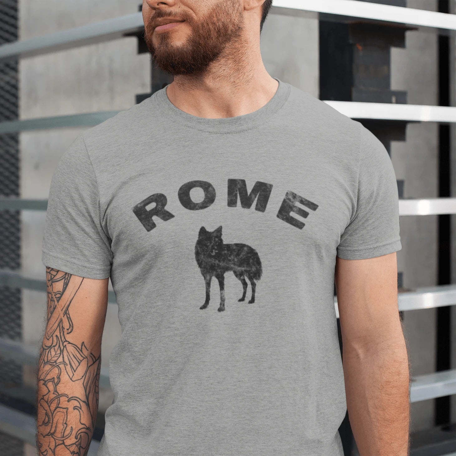 T-Shirt Athletic Heather / XS Rome She Wolf T-Shirt
