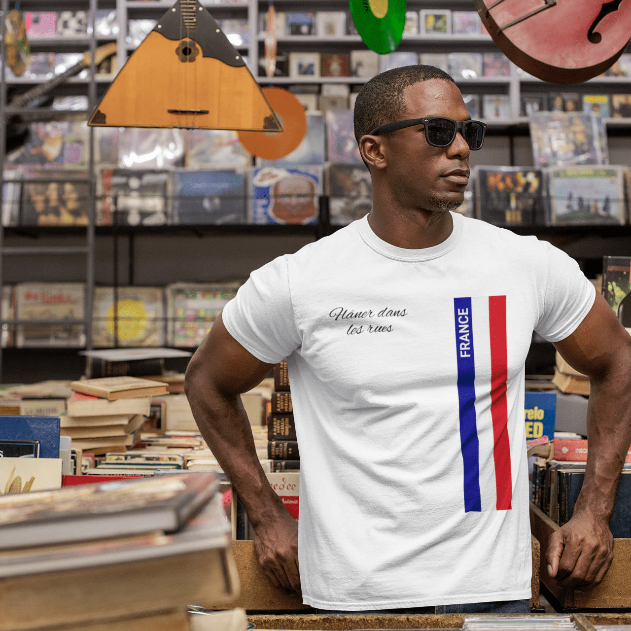 T-Shirt White / XS France Flag - Flaner dans les rues (strolling the streets) T-Shirt